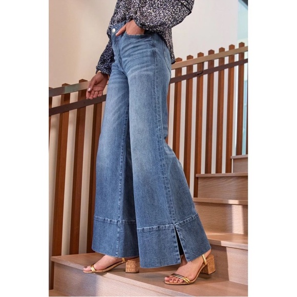 Kut from the Kloth Goldie Patch Pocket High Waist Super Flare Jeans